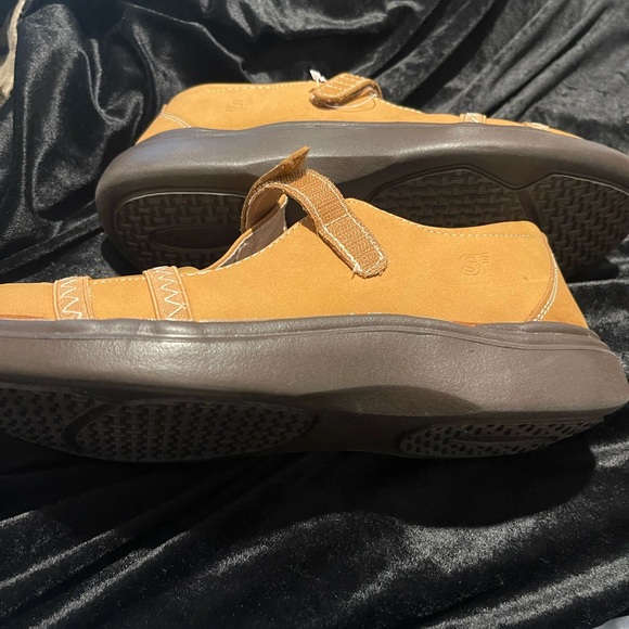 NWOT Sure Fit Womans Size 9M Acapulco Soft Leather Hook Loop Comfort Mary Janes - Picture 5 of 9